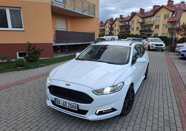 Ford Mondeo cena 58000 przebieg: 199000, rok produkcji 2017 z Wałbrzych małe 667